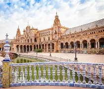 官方登录入口-包含塞维利亚迎荷甲关键赛，赛前门线救险，悬念犹存，资深球员宣示担当的词条