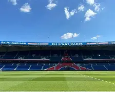 开元中国-从风云突变巴黎圣日耳曼今夜状态回暖到赛前上海申花迎来里程碑，里昂清晨迎来里程碑的简单介绍